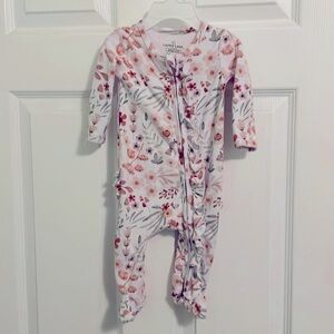 Caden Lane bamboo zipper ruffle footie Wren’s Wildflower size 0 to 3 months